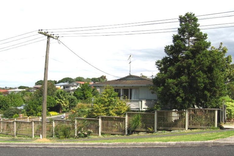 Photo of property in 22 Auld Street, Torbay, Auckland, 0630