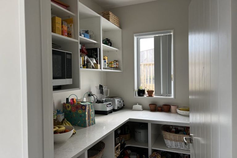 Photo of property in 10 Takurua Terrace, Orewa, 0931