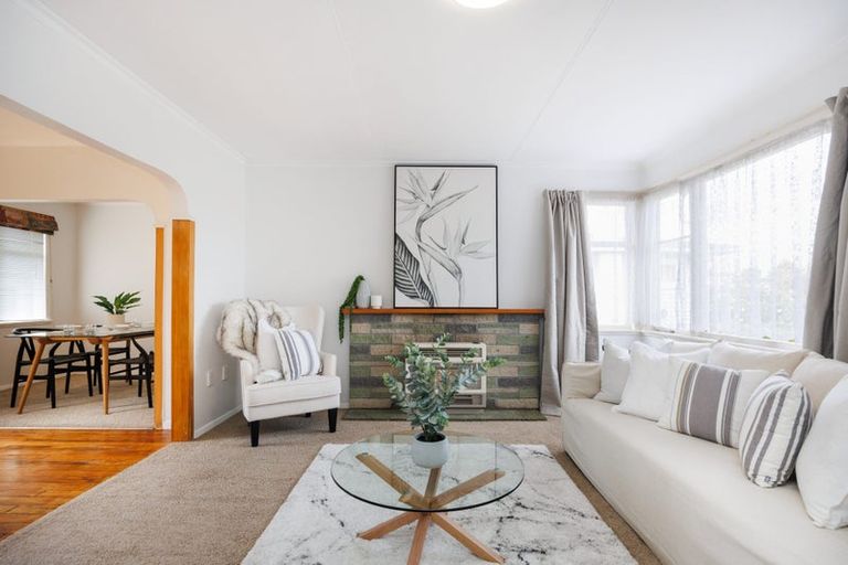 Photo of property in 27 Pembroke Street, Highbury, Palmerston North, 4412