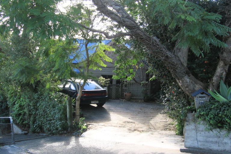 Photo of property in 129 Chaucer Road, Hospital Hill, Napier, 4110