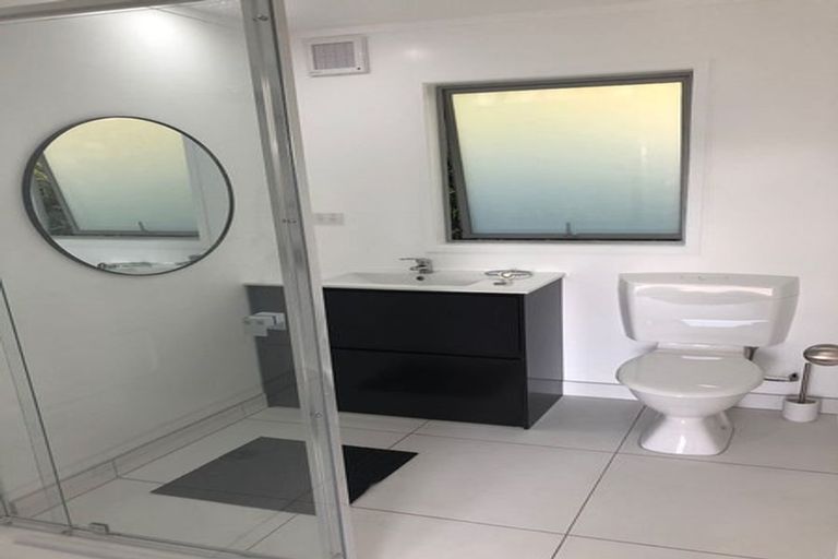 Photo of property in 153 Browns Bay Road, Browns Bay, Auckland, 0630