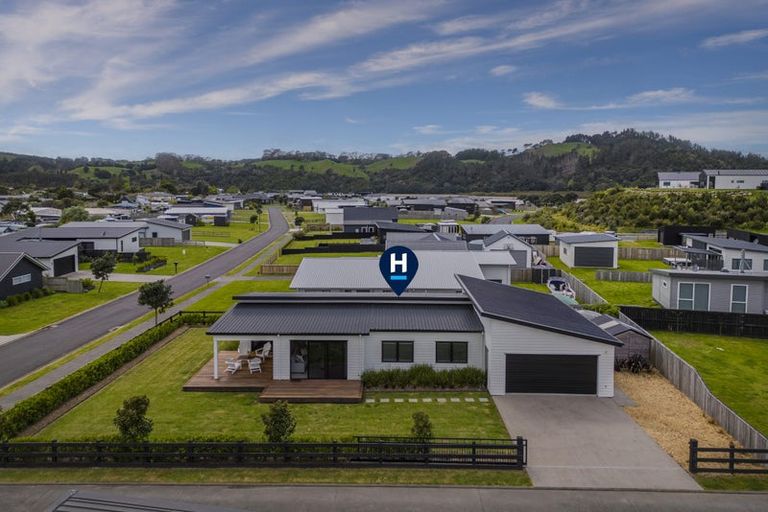 Photo of property in 23 Navigation Drive, Cooks Beach, Whitianga, 3591