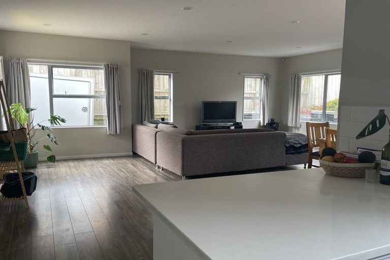 Photo of property in 38a Archers Road, Glenfield, Auckland, 0629