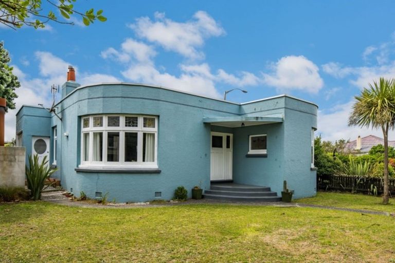 Photo of property in 27 Main Road, Titahi Bay, Porirua, 5022