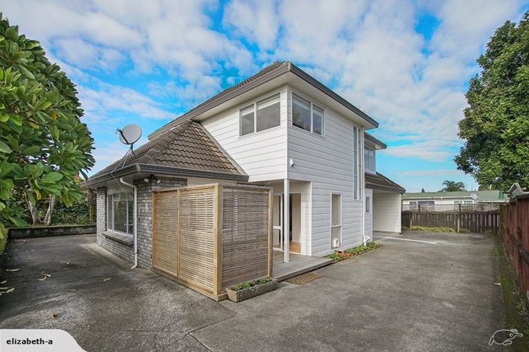 Photo of property in 2/7 Camden Place, Papatoetoe, Auckland, 2025