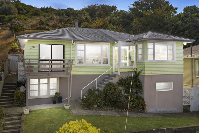 Photo of property in 119 Tauhinu Road, Miramar, Wellington, 6022