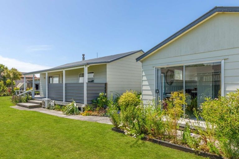 Photo of property in 8 Cook Street, Carters Beach, Westport, 7825