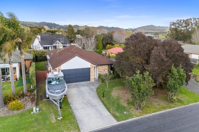 Photo of property in 30 Mcleod Place, Papamoa Beach, Papamoa, 3118