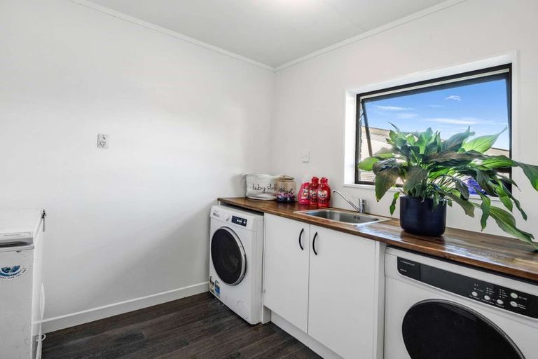 Photo of property in 1 Mathew Street, Dannevirke, 4930