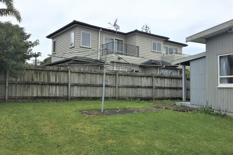 Photo of property in 23 Carlisle Road, Torbay, Auckland, 0630