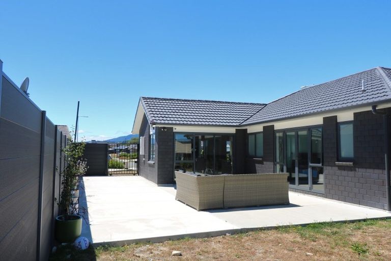 Photo of property in 32 Filmer Crescent, Wallaceville, Upper Hutt, 5018