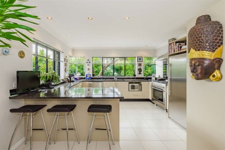 Photo of property in 1b Arawa Street, Raumati Beach, Paraparaumu, 5032