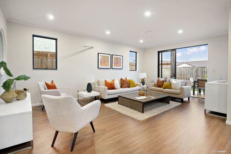 Photo of property in 24 Cooladawson Drive, Flat Bush, Auckland, 2019