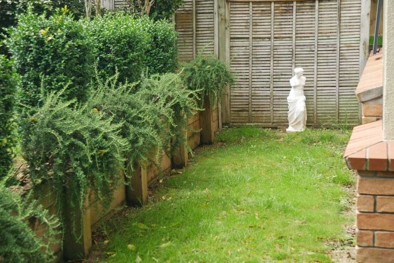 Photo of property in 762 Chapel Road, Shamrock Park, Auckland, 2016