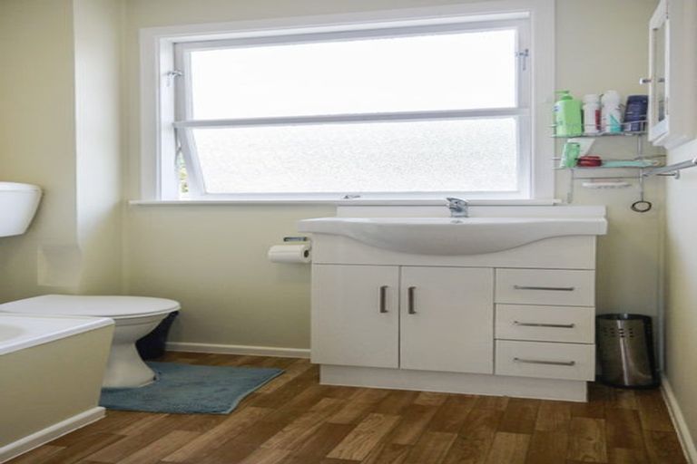 Photo of property in Oberon Flats, 48a Merton Street, Trentham, Upper Hutt, 5018