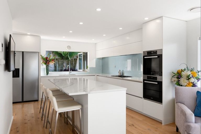 Photo of property in 96 Grovenor Drive, Orewa, 0931