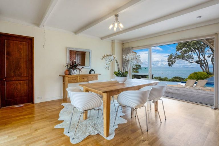 Photo of property in 913 Beach Road, Waiake, Auckland, 0630