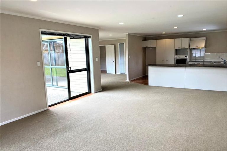 Photo of property in 487 Te Irirangi Drive, Flat Bush, Auckland, 2013