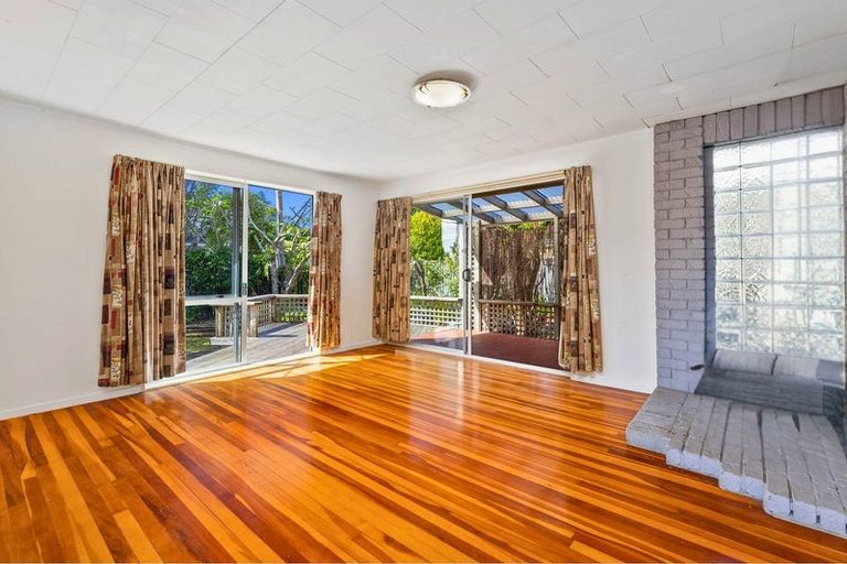 Photo of property in 20 Spencer Road, Pinehill, Auckland, 0632