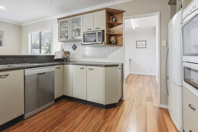 Photo of property in 10 Luxton Place, Rangiora, 7400