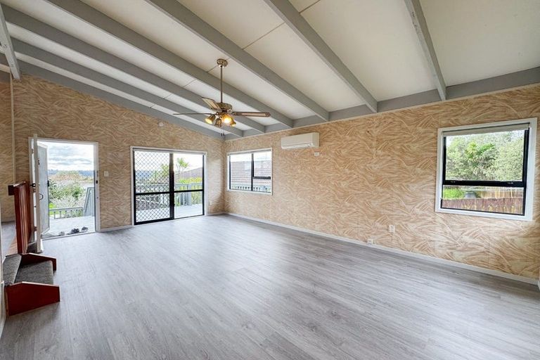 Photo of property in 12 Clearview Heights, Ranui, Auckland, 0612