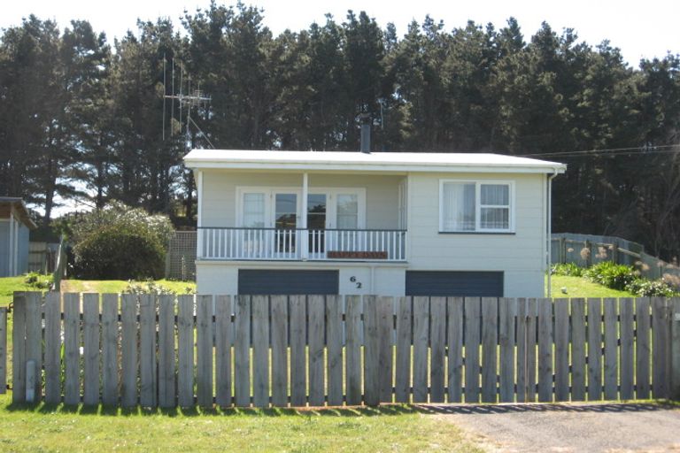 Photo of property in 62 Koputara Road, Himatangi Beach, Foxton, 4891