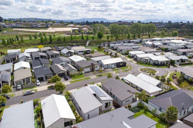 Photo of property in 18 Saint Pauls Drive, Brookfield, Tauranga, 3110