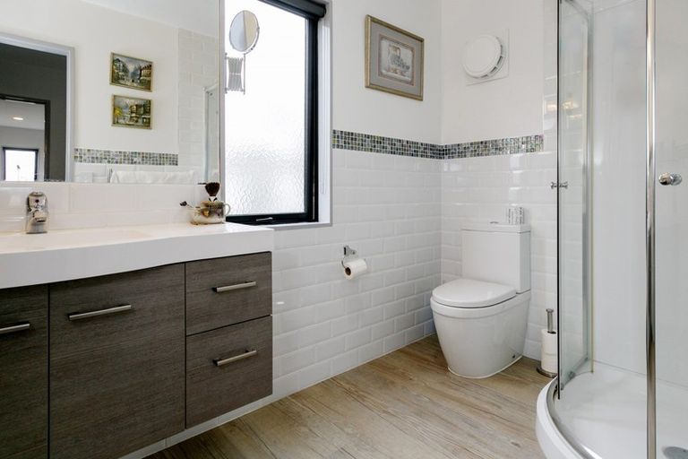 Photo of property in 36 Aubrey Crescent, Rainbow Point, Taupo, 3330