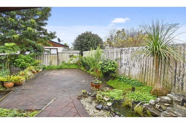 Photo of property in 47 Gossamer Drive, Pakuranga Heights, Auckland, 2010