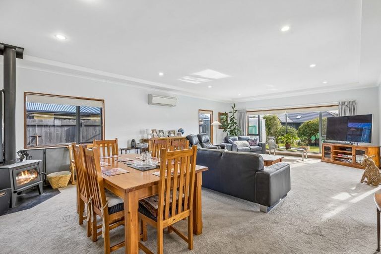 Photo of property in 18 Rowan Place, Mosgiel, 9024