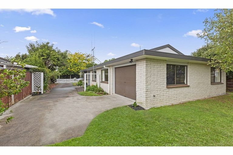 Photo of property in 2 Page Place, Hamilton East, Hamilton, 3216