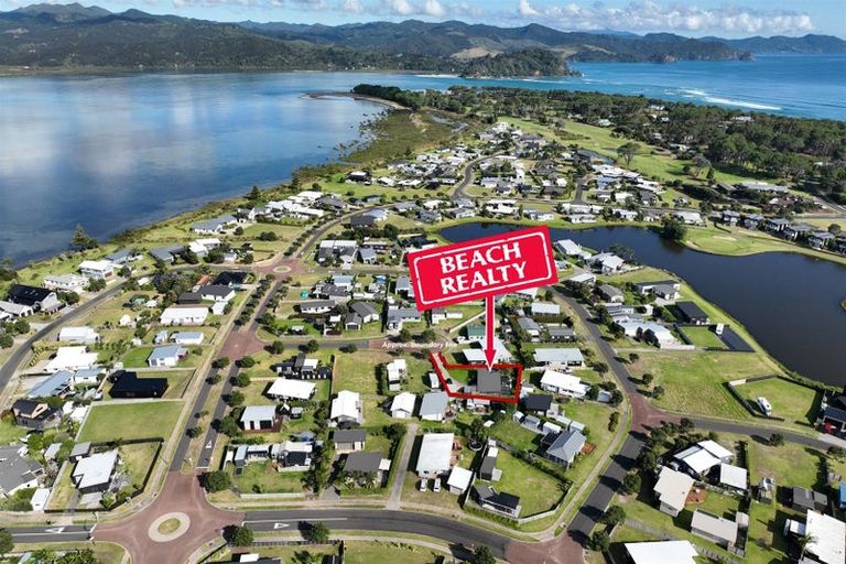 Photo of property in 106 Nikau Close, Matarangi, Whitianga, 3592