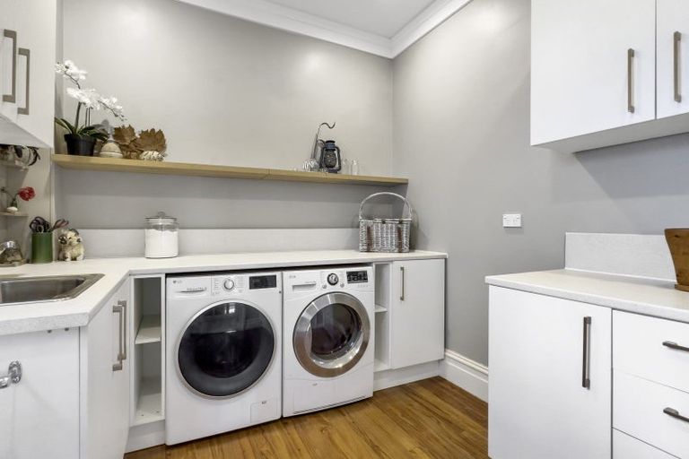 Photo of property in 75 Sutton Road, Brookby, Manurewa, 2576