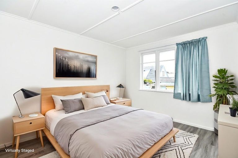 Photo of property in 18 Chilcott Road, Henderson, Auckland, 0612