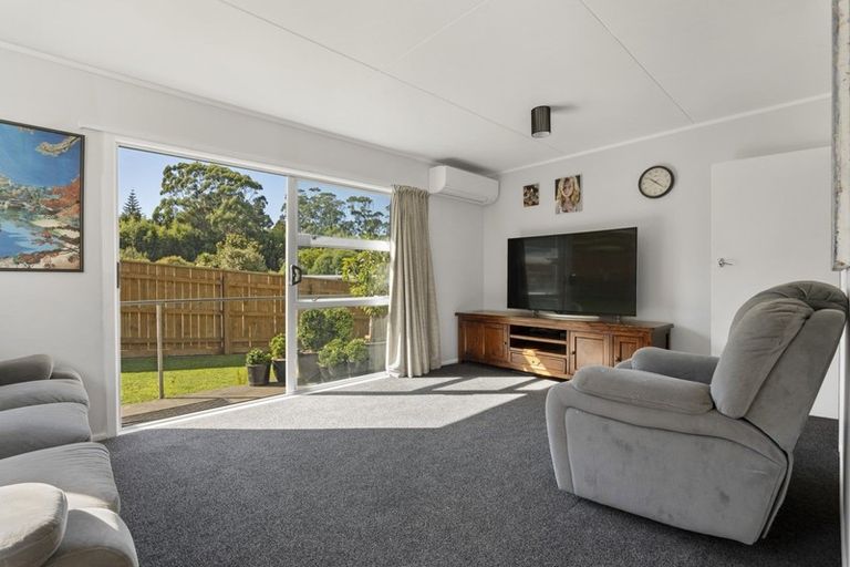 Photo of property in 4 Bromley Place, Westown, New Plymouth, 4310