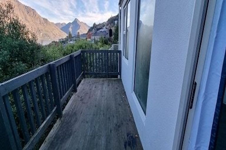 Photo of property in 3a Strawberry Lane, Fernhill, Queenstown, 9300