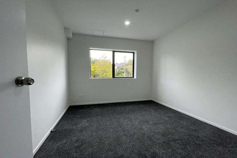 Photo of property in 152 Triangle Road, Massey, Auckland, 0614