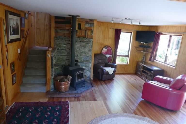 Photo of property in 4 George Street, Murchison, 7007