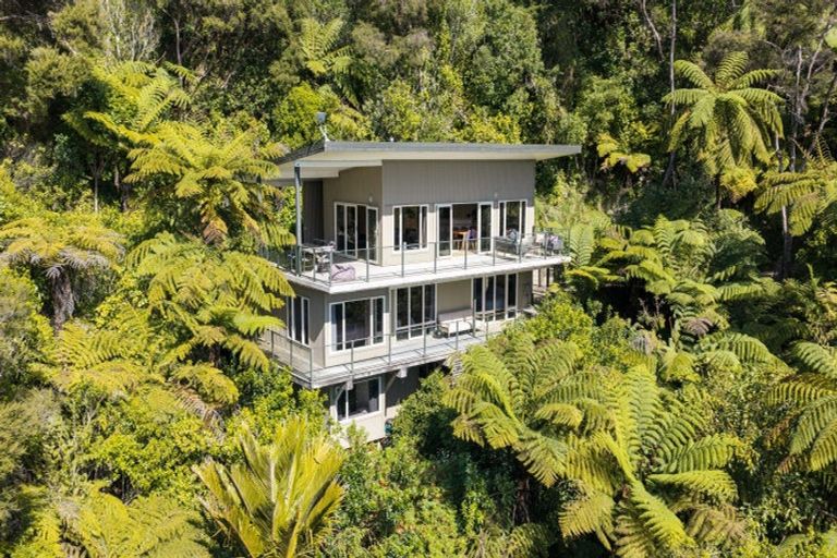 Photo of property in 1703 Kenepuru Road, Te Mahia, Picton, 7282