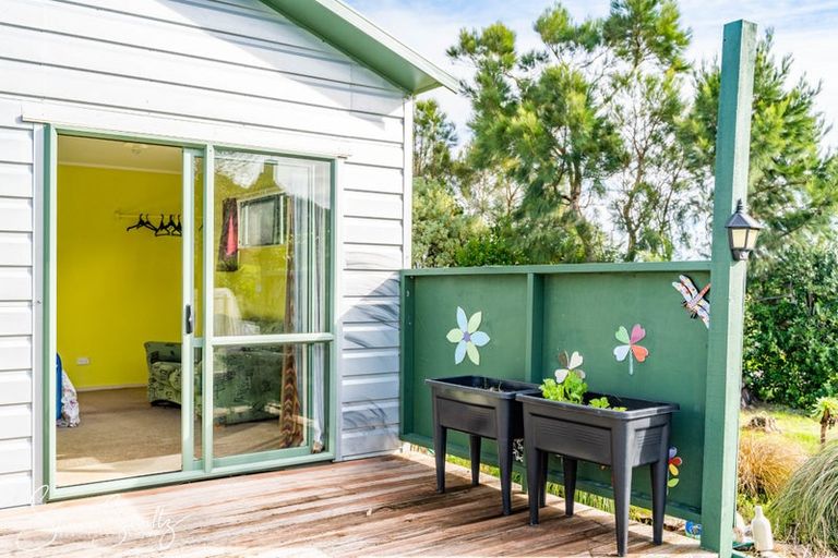 Photo of property in 7 Te Opi Road East, Whakapirau, Maungaturoto, 0583