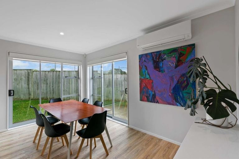 Photo of property in 30 William Wallbank Crescent, Swanson, Auckland, 0614