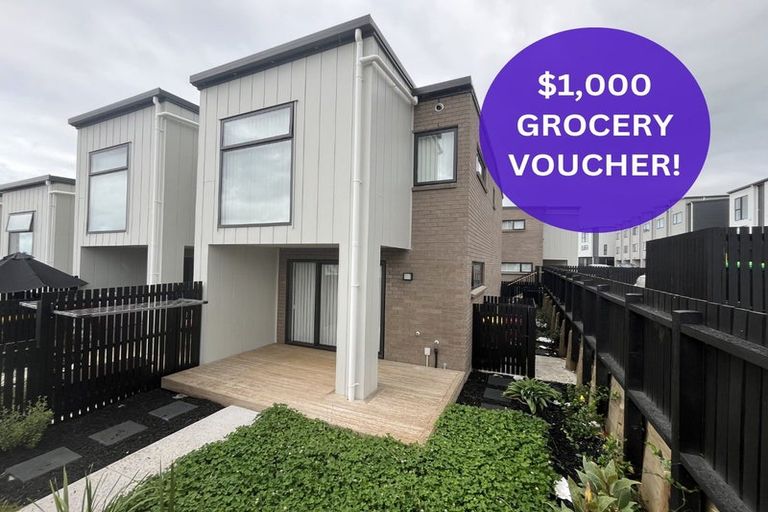 Photo of property in 54 Huri Street, Mangere Bridge, Auckland, 2022