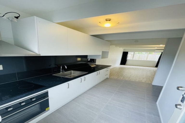 Photo of property in 7/5 Keeling Road, Henderson, Auckland, 0612