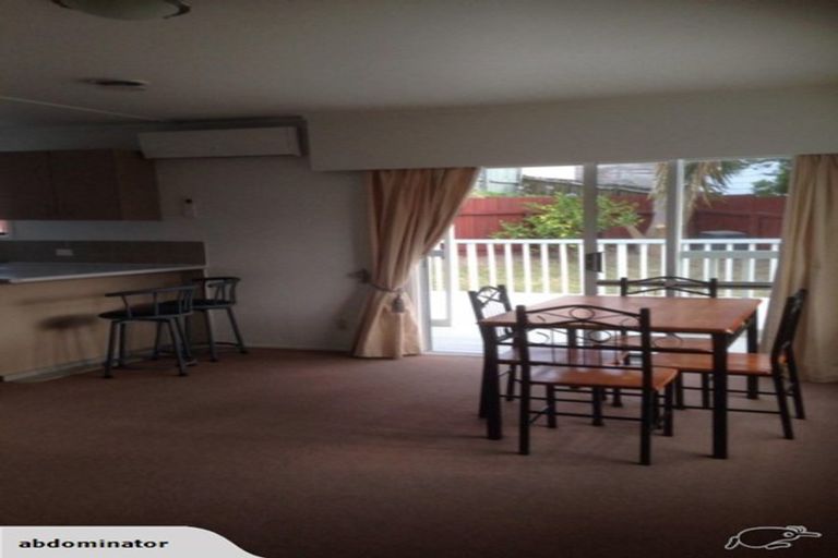 Photo of property in 2/17 Capilano Place, Glenfield, Auckland, 0629