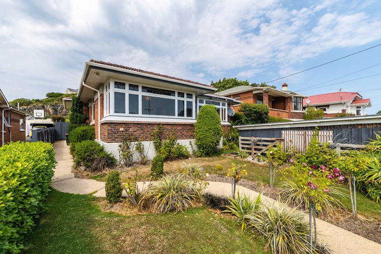 Photo of property in 166 Musselburgh Rise, Musselburgh, Dunedin, 9013
