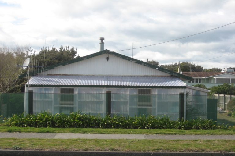 Photo of property in 82 Rua Avenue, Waitarere Beach, Levin, 5510