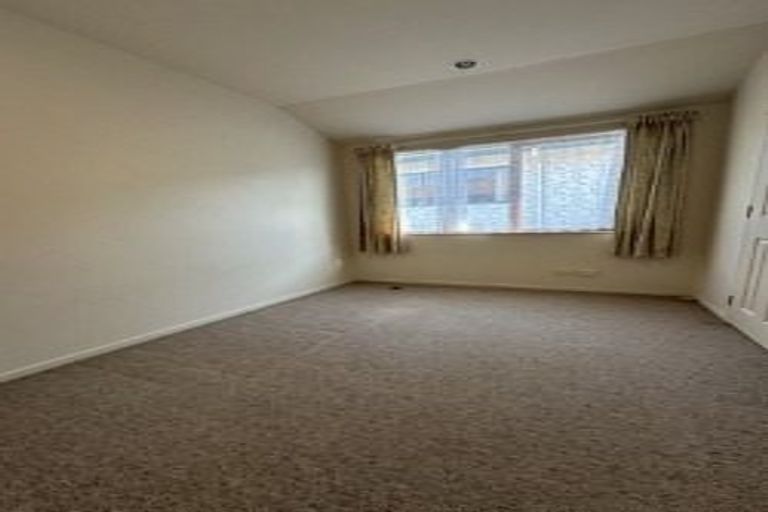 Photo of property in 31 Copplestone Place, New Lynn, Auckland, 0600