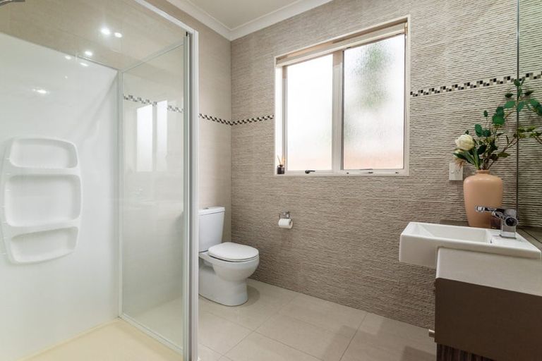 Photo of property in 42 Laurel Oak Drive, Schnapper Rock, Auckland, 0632