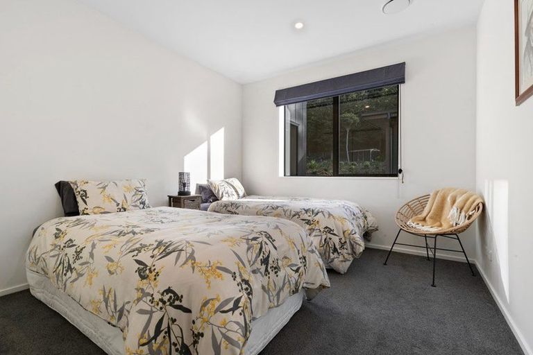 Photo of property in 13 Arbor Lane, Mount Creighton, Queenstown, 9371