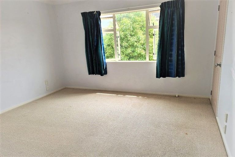 Photo of property in 11 Heath Avenue, Northcote, Auckland, 0627